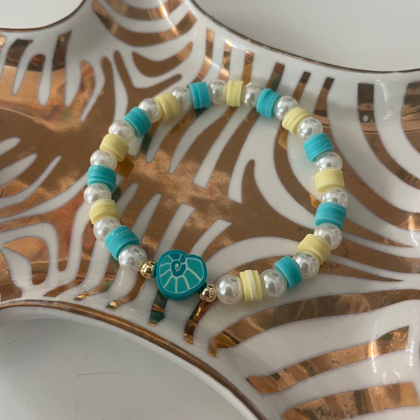 Seashells by the shore