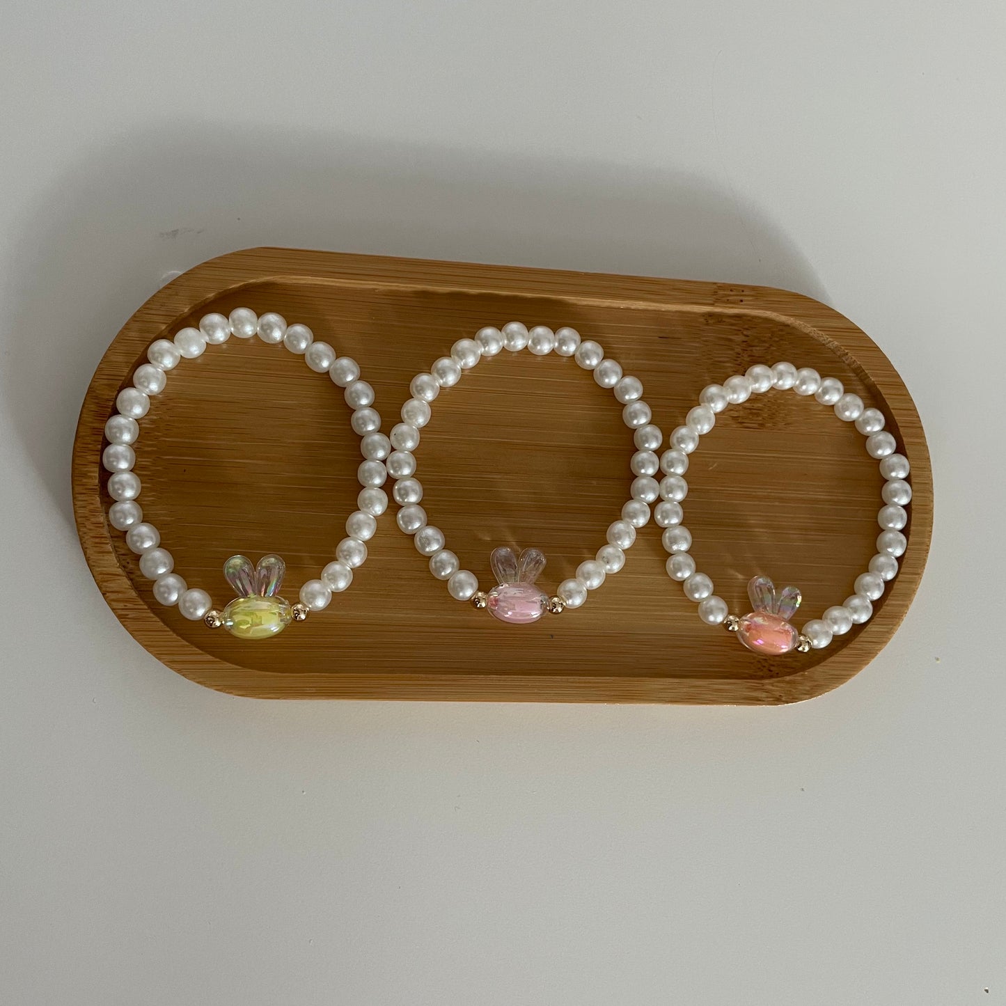 Basic Easter bunny pearl bracelet